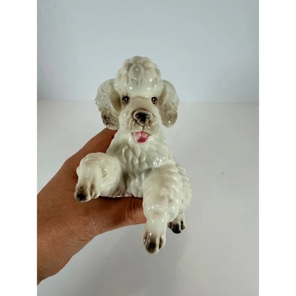 Vintage Ceramic Poodle Figurine White Sitting Paws Up Regale Decor Accent - Picture 10 of 12